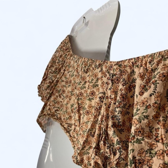 Eloquii Tan Cropped  Floral Blouse - Picture 4 of 4